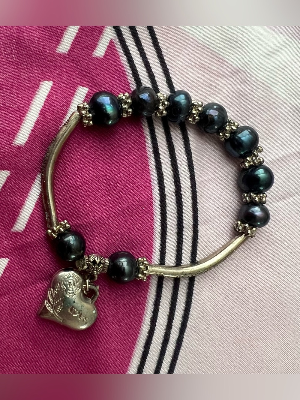 Women’s Black Pearl Heart Charm Bracelet - Elegant Beaded Stretch Bracelet